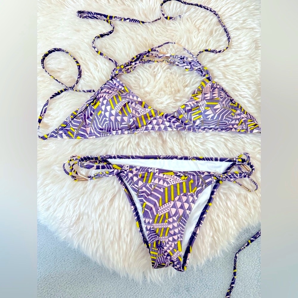 😍 Victoria's Secret Black and White Patterned Fabric